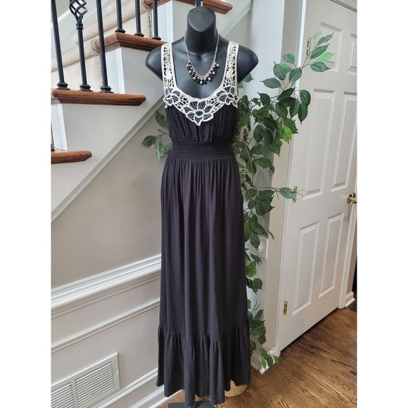 As U Wish Women's Black Solid Polyester Scoop Neck Sleeveless Long Maxi Dress M - Picture 1 of 11